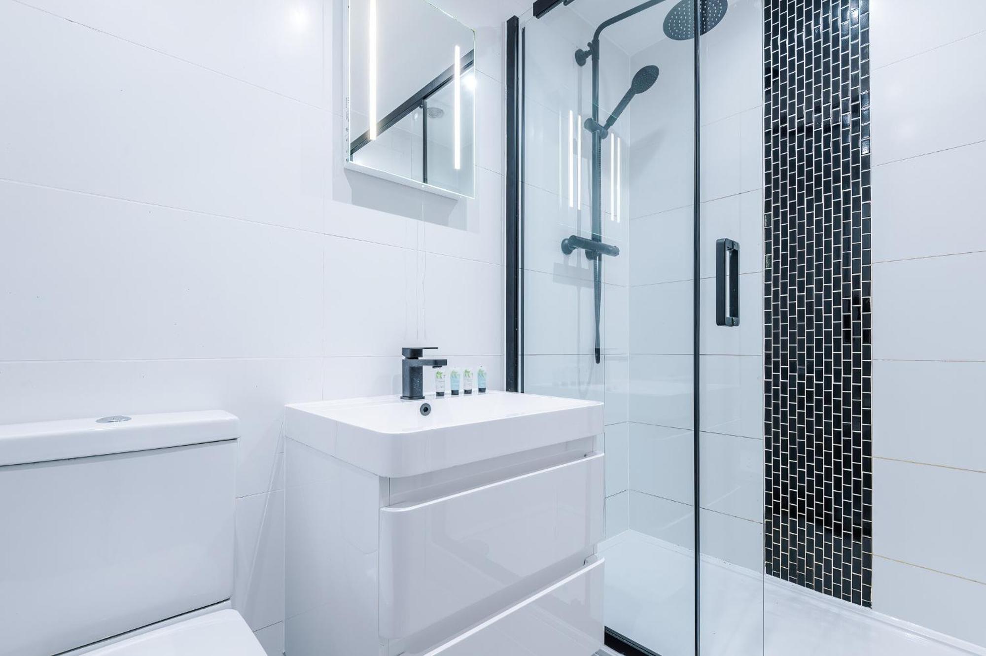 Charles House Serviced Apartments Престон Экстерьер фото