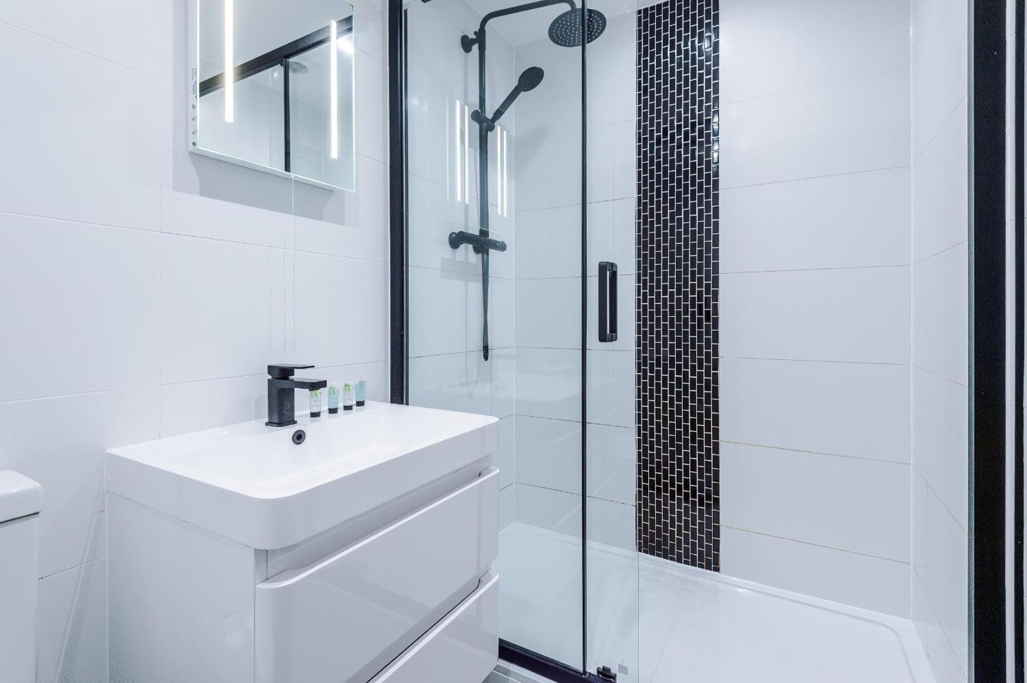 Charles House Serviced Apartments Престон Экстерьер фото