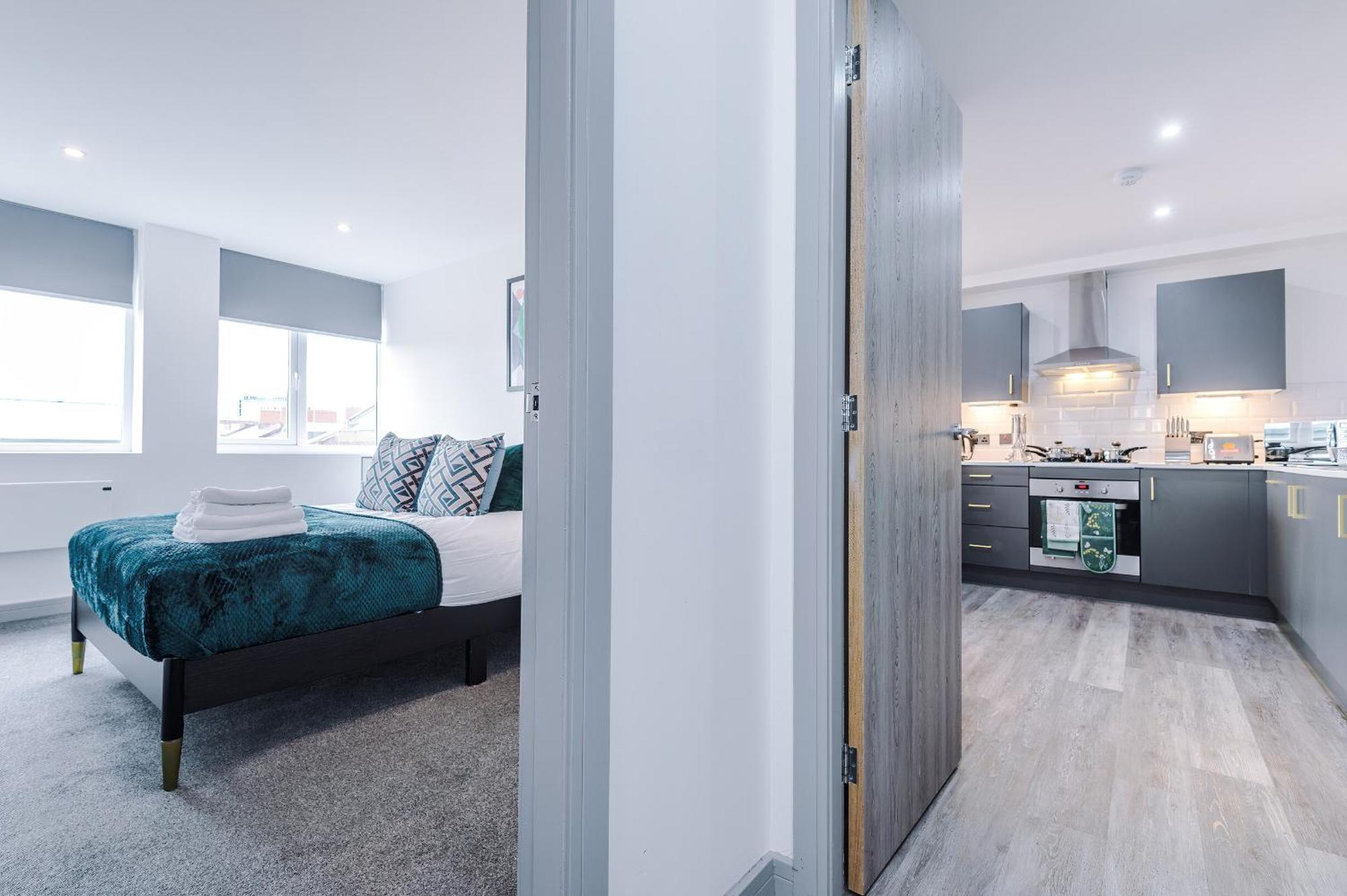 Charles House Serviced Apartments Престон Экстерьер фото